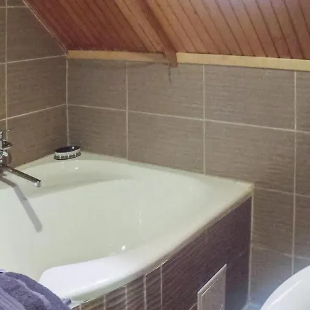Stunning In W 2 Bedrooms Апартаменты